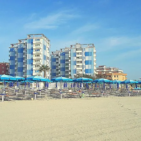 Apartment Cortina 2-9 *